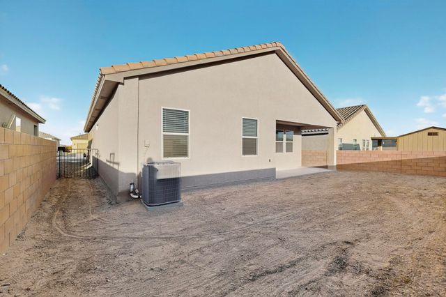 1933 Tesoro Loop NW, Los Lunas, NM 87031