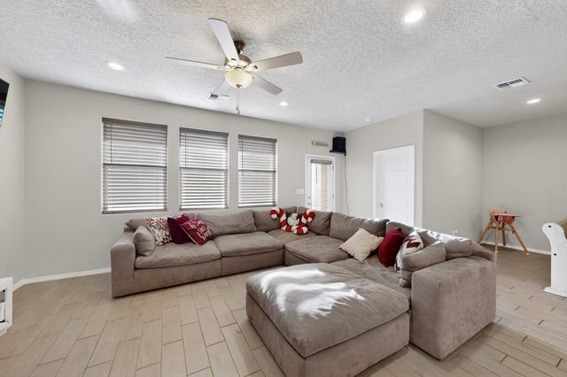 1933 Tesoro Loop NW, Los Lunas, NM 87031