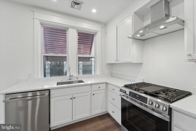 1049 W LANCASTER AVE, Bryn Mawr, PA 19010