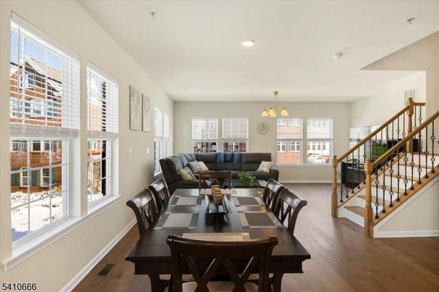 55 Landmark Ln, Fair Lawn Boro, NJ 07410