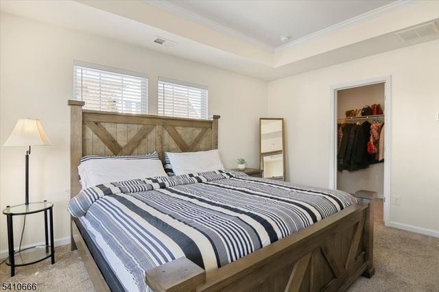 55 Landmark Ln, Fair Lawn Boro, NJ 07410