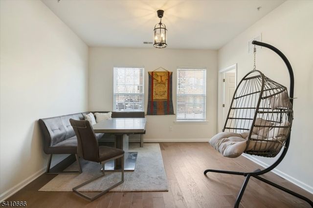 55 Landmark Ln, Fair Lawn Boro, NJ 07410