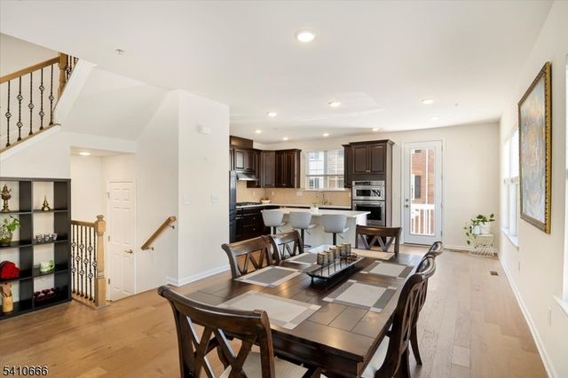 55 Landmark Ln, Fair Lawn Boro, NJ 07410