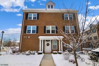 55 Landmark Ln, Fair Lawn Boro, NJ 07410