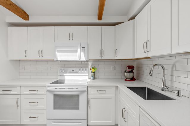 248 Poponessett Rd Road, Cotuit, MA 02635