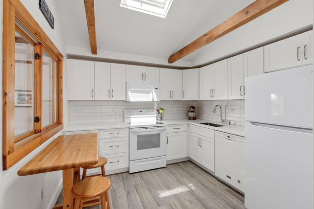 248 Poponessett Rd Road, Cotuit, MA 02635