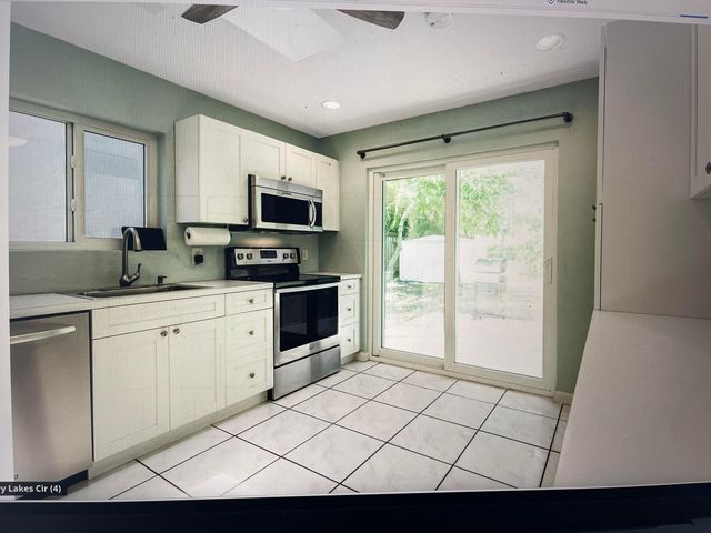 5856 Strawberry Lakes Circle, Lake Worth, FL 33463