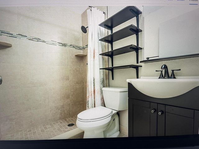 5856 Strawberry Lakes Circle, Lake Worth, FL 33463