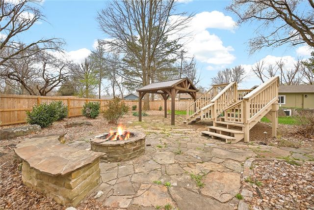 522 Lee Town Drive, Pea Ridge, AR 72751