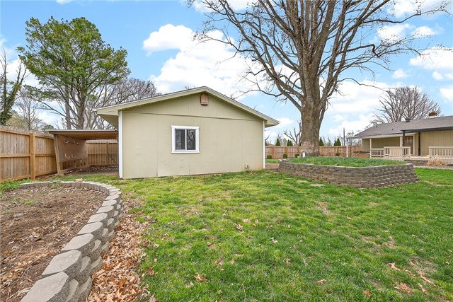 522 Lee Town Drive, Pea Ridge, AR 72751