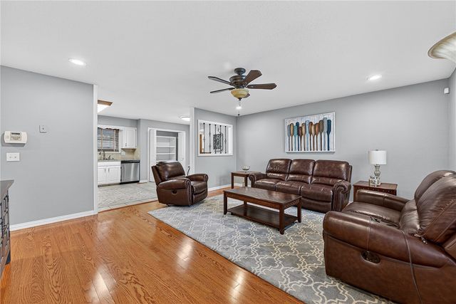 522 Lee Town Drive, Pea Ridge, AR 72751