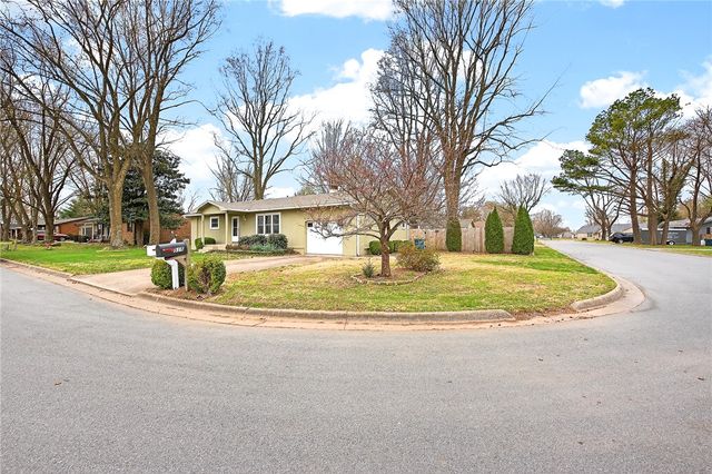 522 Lee Town Drive, Pea Ridge, AR 72751