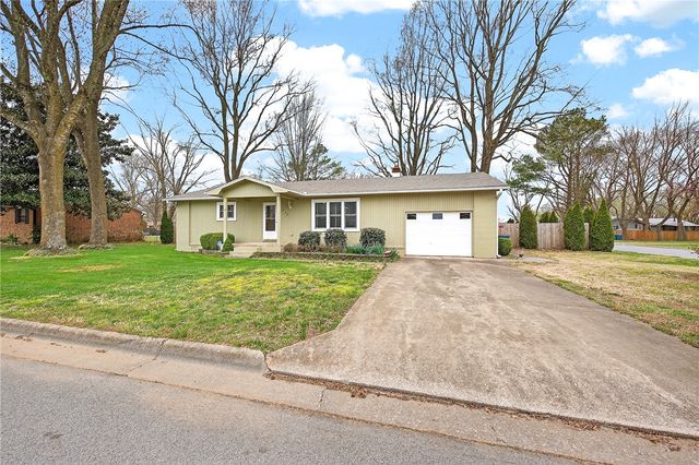 522 Lee Town Drive, Pea Ridge, AR 72751