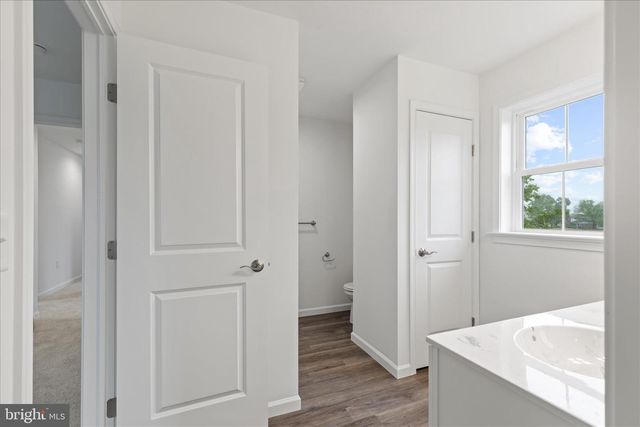 10 STREAM DR, Carlisle, PA 17013