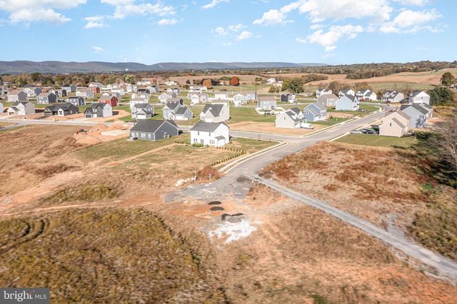 10 STREAM DR, Carlisle, PA 17013