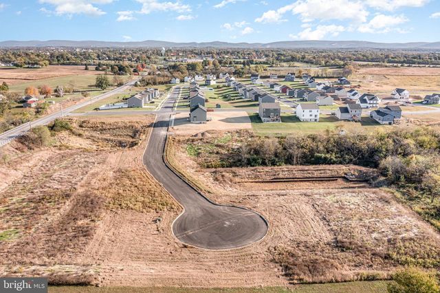 10 STREAM DR, Carlisle, PA 17013