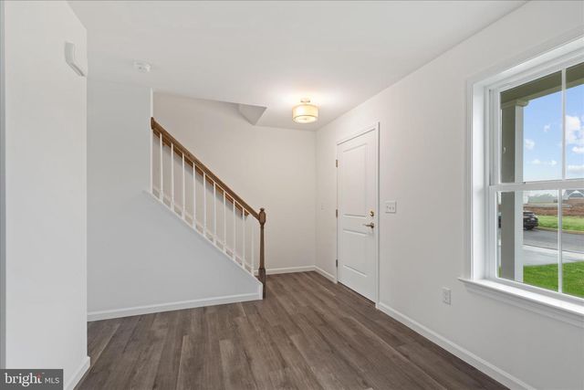 10 STREAM DR, Carlisle, PA 17013