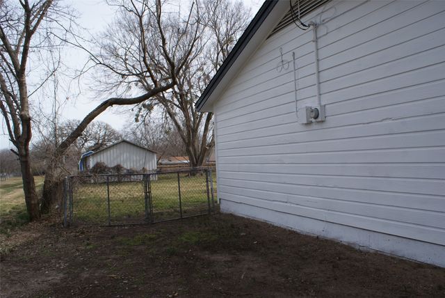 310 Bryan Street, Weatherford, TX 76086