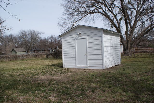 310 Bryan Street, Weatherford, TX 76086