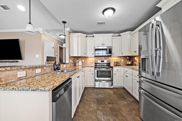 255 Bobwhite Trail, Lonoke, AR 72086