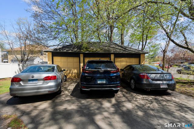 86 Oakwood Avenue, West Hartford, CT 06119