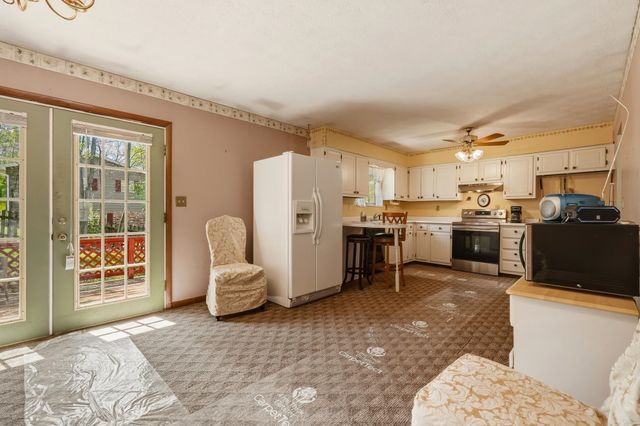 44 May Road, Huntington, WV 25704