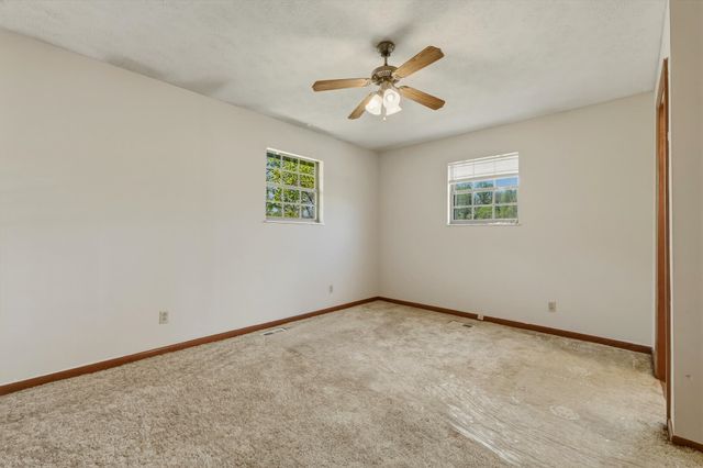 44 May Road, Huntington, WV 25704