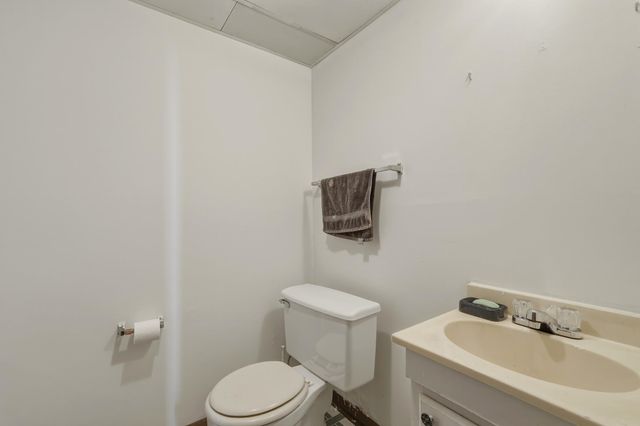 44 May Road, Huntington, WV 25704