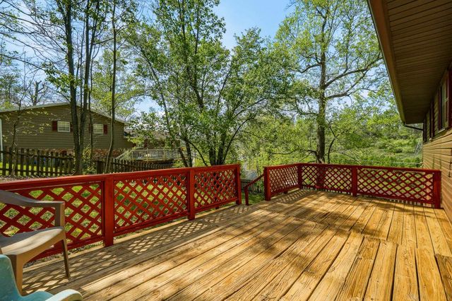 44 May Road, Huntington, WV 25704
