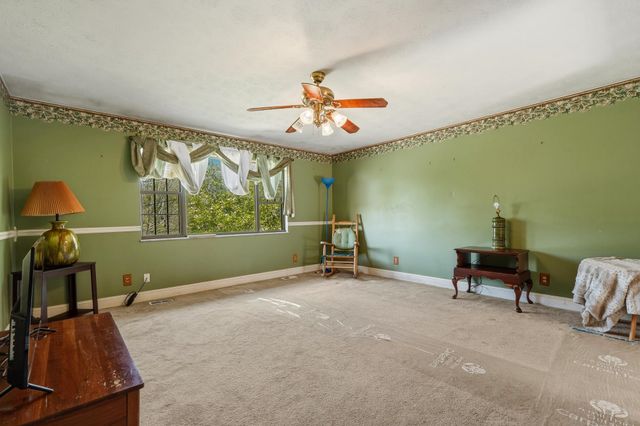 44 May Road, Huntington, WV 25704