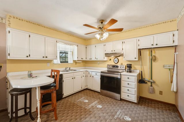44 May Road, Huntington, WV 25704