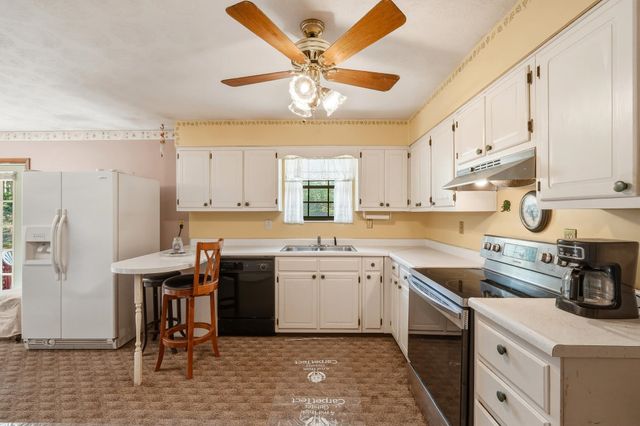 44 May Road, Huntington, WV 25704