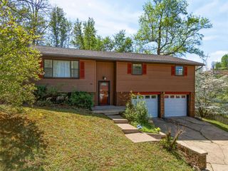 44 May Road, Huntington, WV 25704