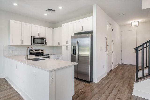 8709 PALM RANCHES PLACE, Tampa, FL 33614