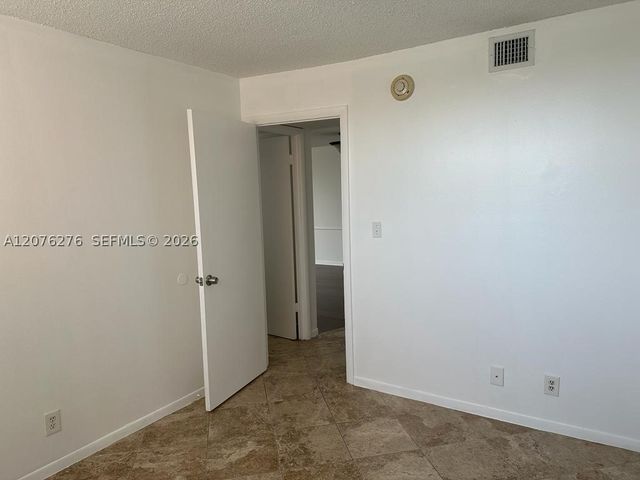 500 Executive Center Dr 3A, West Palm Beach, FL 33401