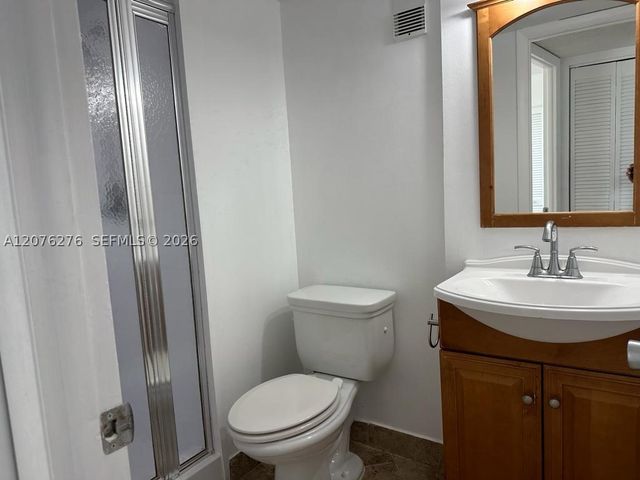 500 Executive Center Dr 3A, West Palm Beach, FL 33401