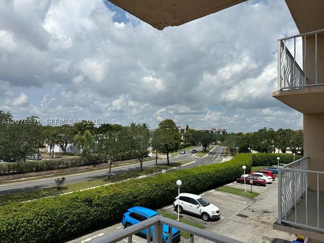500 Executive Center Dr 3A, West Palm Beach, FL 33401