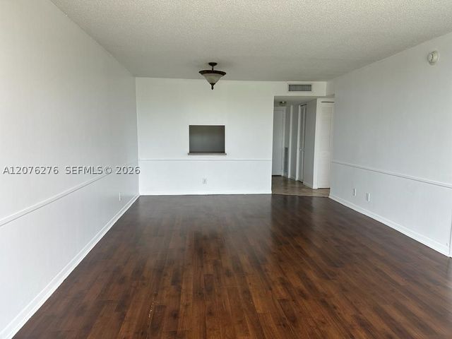 500 Executive Center Dr 3A, West Palm Beach, FL 33401