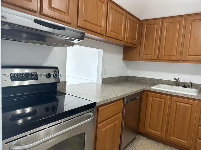 500 Executive Center Dr 3A, West Palm Beach, FL 33401