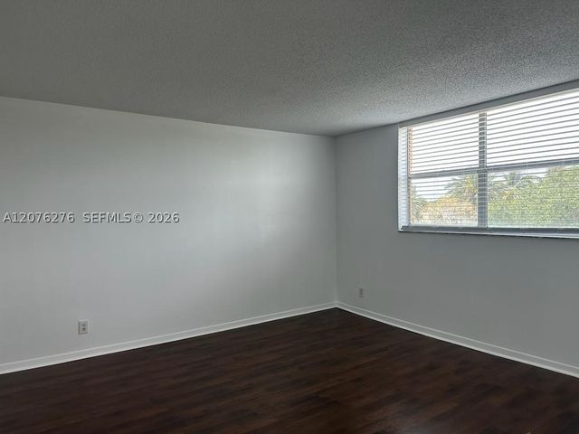 500 Executive Center Dr 3A, West Palm Beach, FL 33401