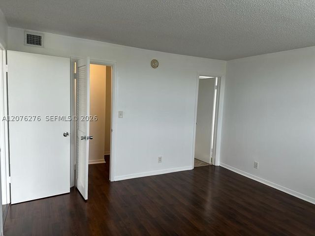 500 Executive Center Dr 3A, West Palm Beach, FL 33401