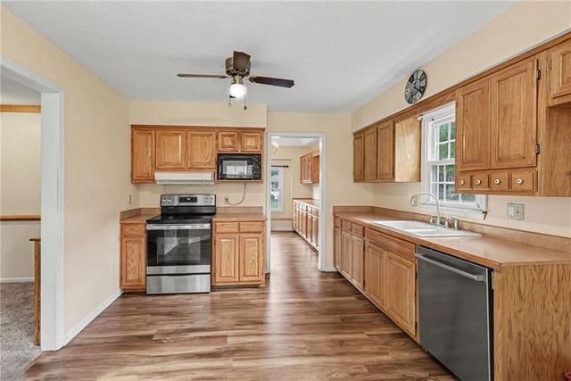 419 Gordon Drive, Liberty, MO 64068