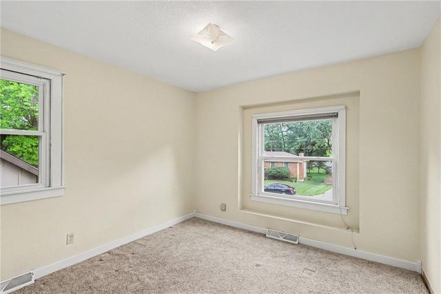 419 Gordon Drive, Liberty, MO 64068