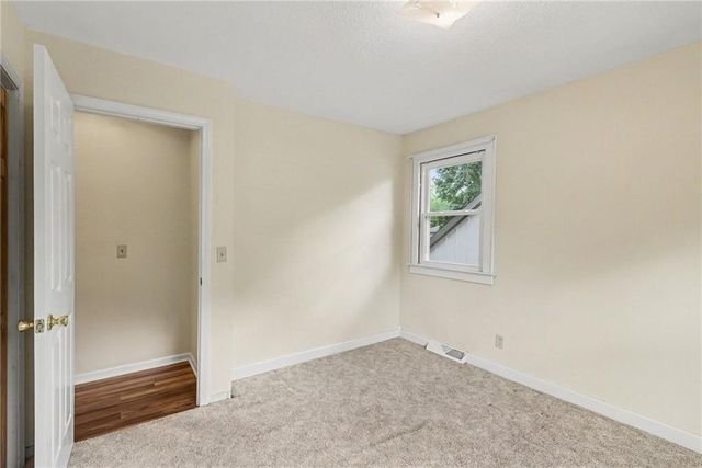 419 Gordon Drive, Liberty, MO 64068