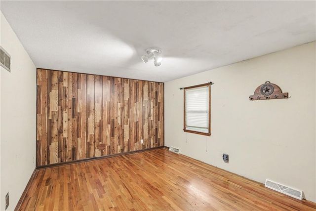 419 Gordon Drive, Liberty, MO 64068