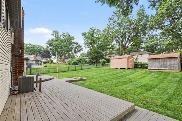 419 Gordon Drive, Liberty, MO 64068