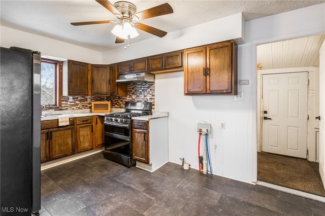 1024 W 54th Street, Ashtabula, OH 44004