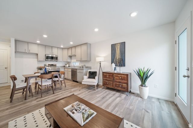 107 N GREEN RIVER RD, Saratoga Springs, UT 84045