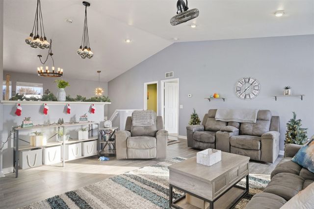 5278 Fieldstone Meadow Drive, Cedar Springs, MI 49319