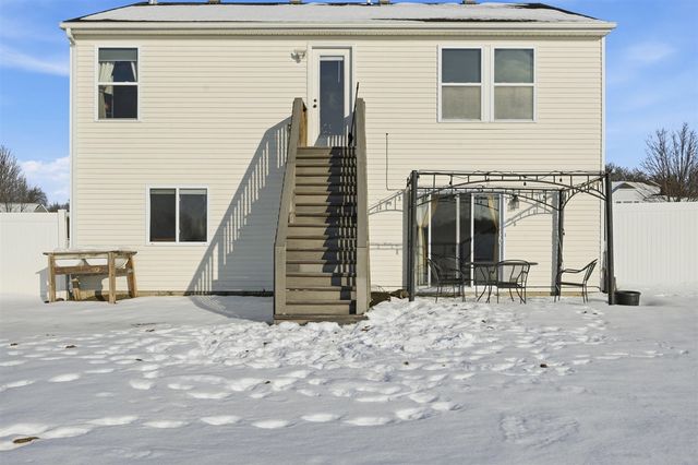 5278 Fieldstone Meadow Drive, Cedar Springs, MI 49319